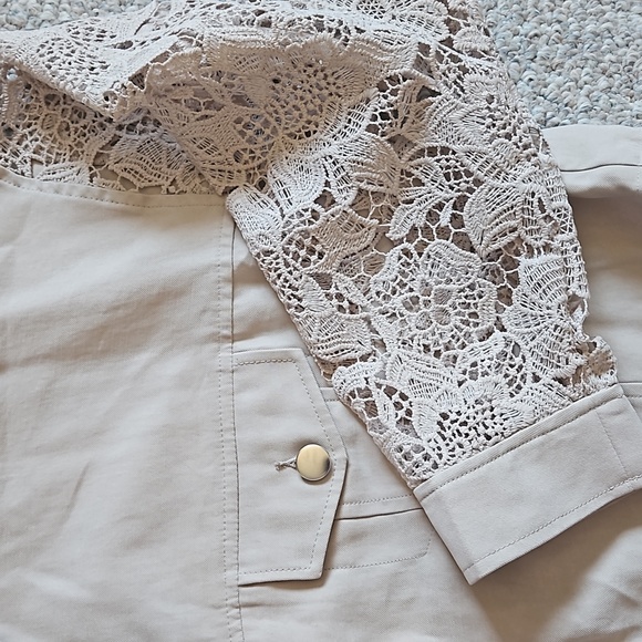 New INC International Concept  Floral Lace Arms Summer and Fall Blouse J… - Picture 3 of 10